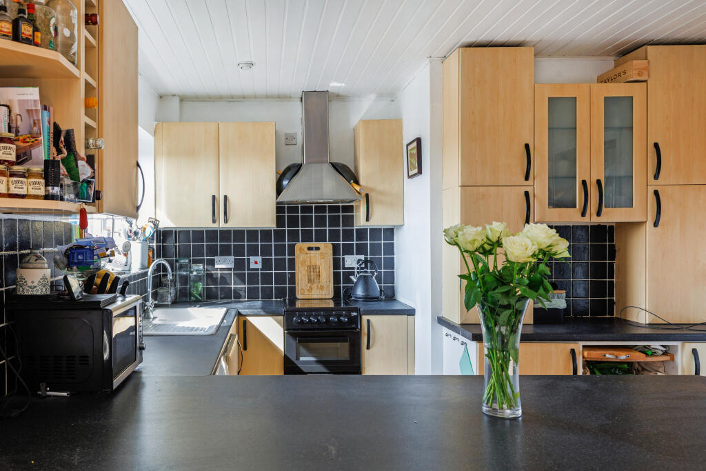 Additional image 14 of Hill Close, Harpenden, AL5