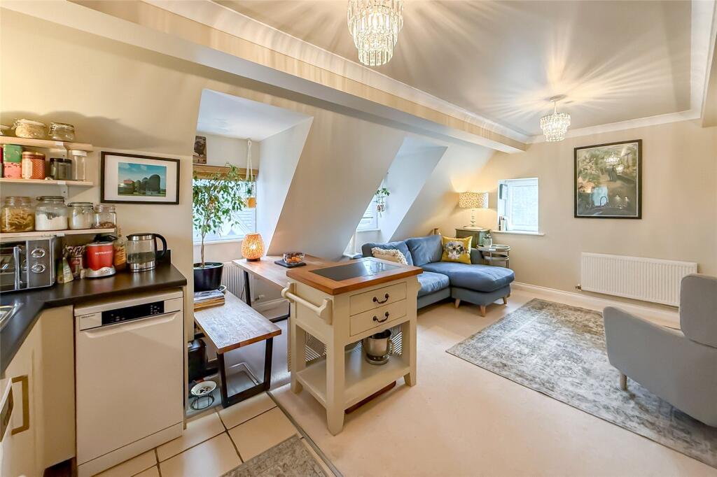 Additional image 19 of Astwick Manor, Coopers Green Lane, Hatfield, Hertfordshire, AL10