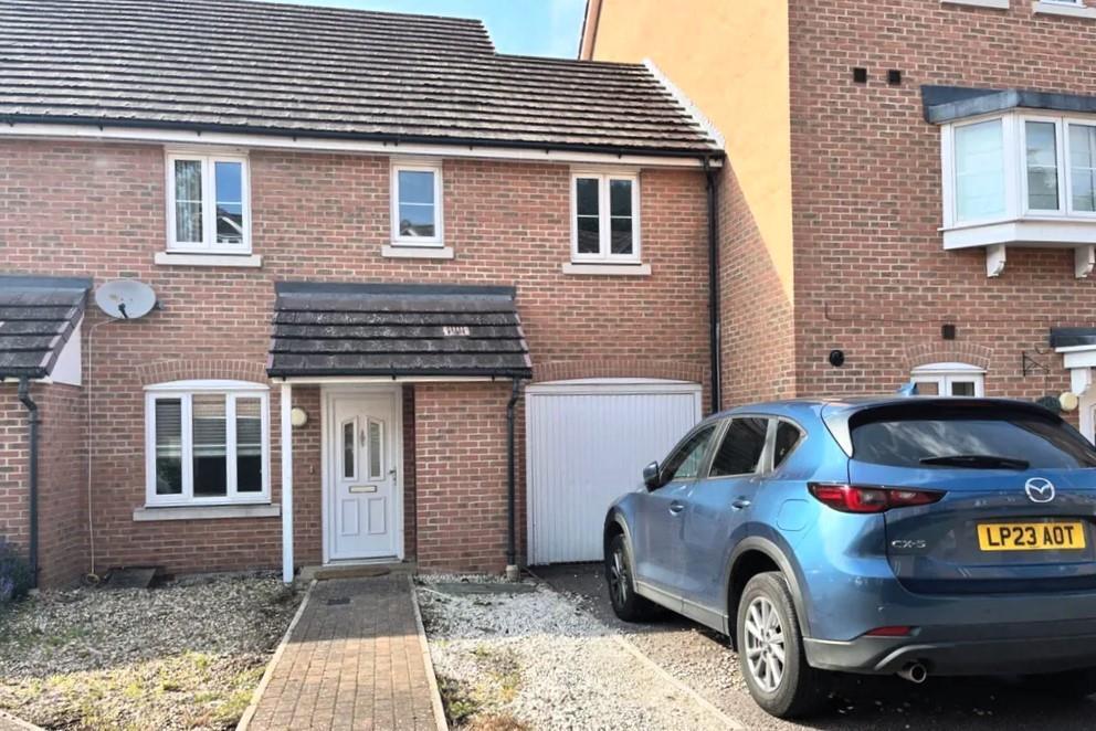 Avian Avenue, Curo Park, Frogmore, St Albans, AL2