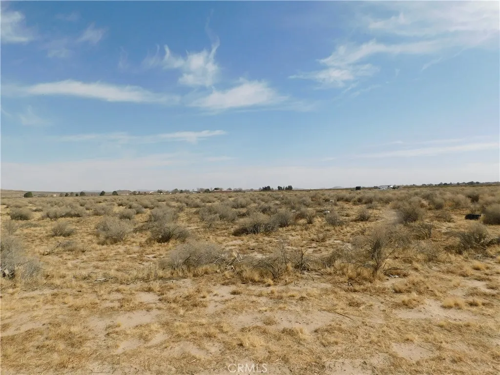 Additional image 7 of 6 Avenue M, Lake Los Angeles, CA 93536