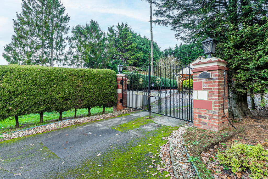 Additional image 18 of Delmer End Lane, Flamstead, St. Albans, Hertfordshire, AL3