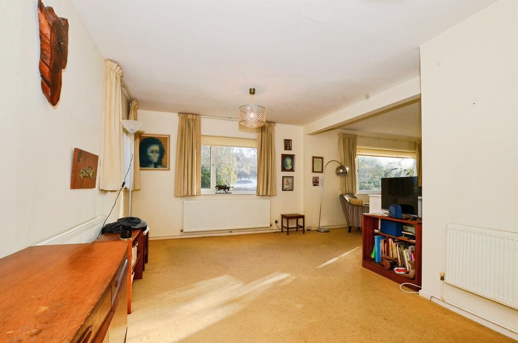 Additional image 4 of Long Buftlers, Harpenden