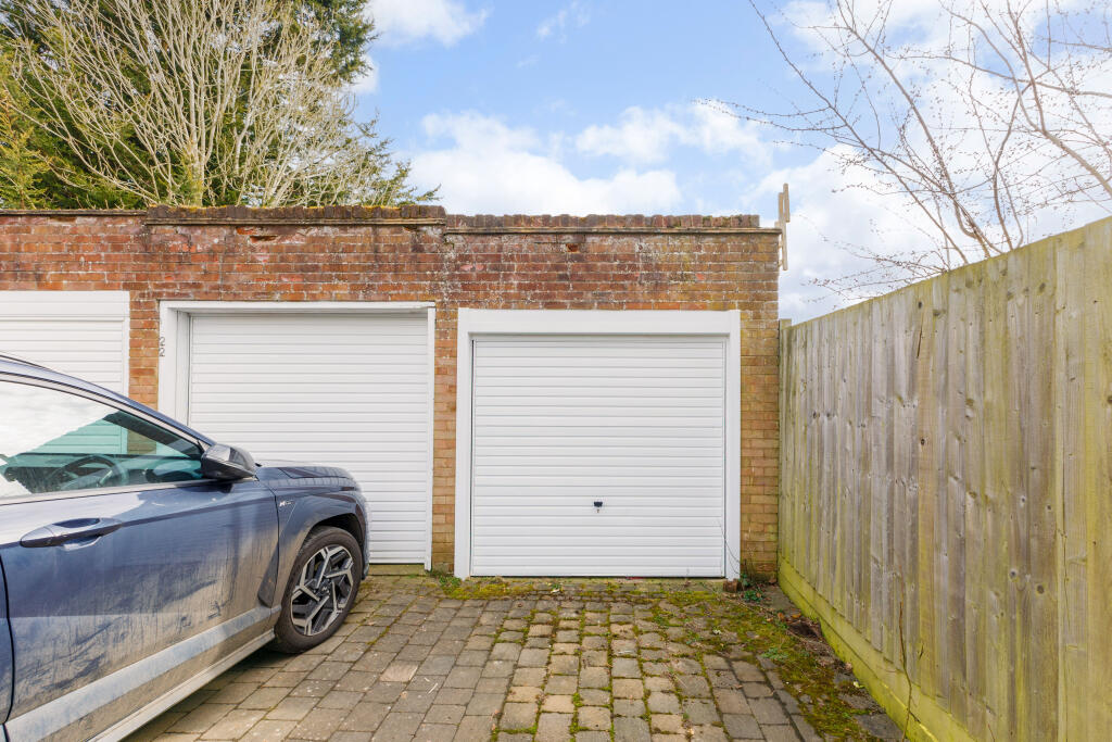 Additional image 9 of Hill Close, Harpenden, AL5
