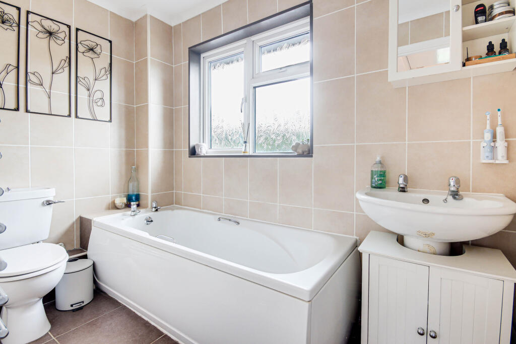 Additional image 7 of Long Meadow, Markyate, St. Albans, AL3