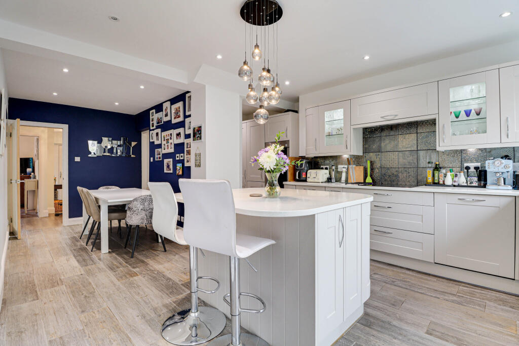 Additional image 27 of Luton Road, Harpenden, AL5