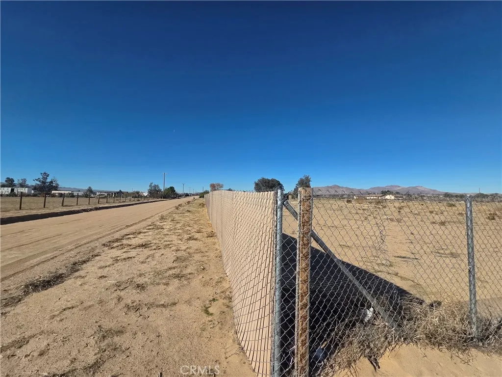 Additional image 4 of 43070 Duntroon St, Newberry Springs, CA 92365