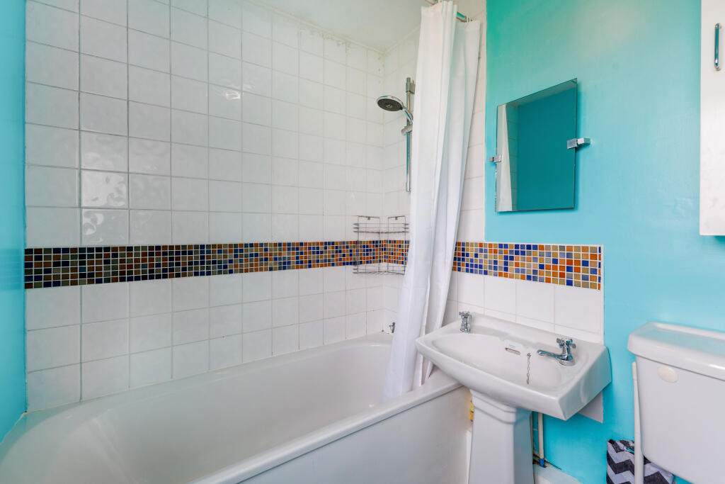 Additional image 7 of Hill Close, Harpenden, AL5