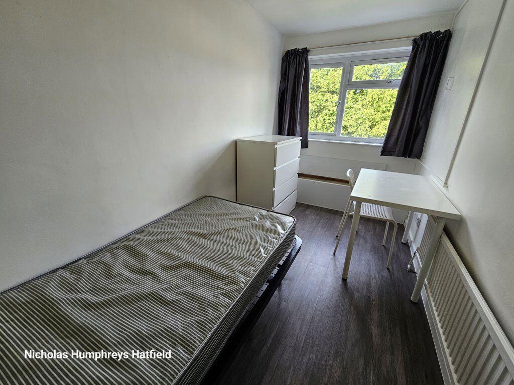 Additional image 10 of Martin Close