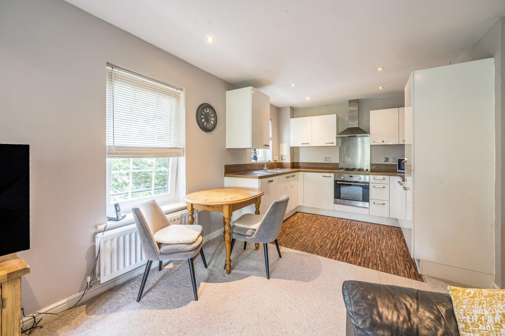 Additional image 18 of Station Road, Harpenden, AL5