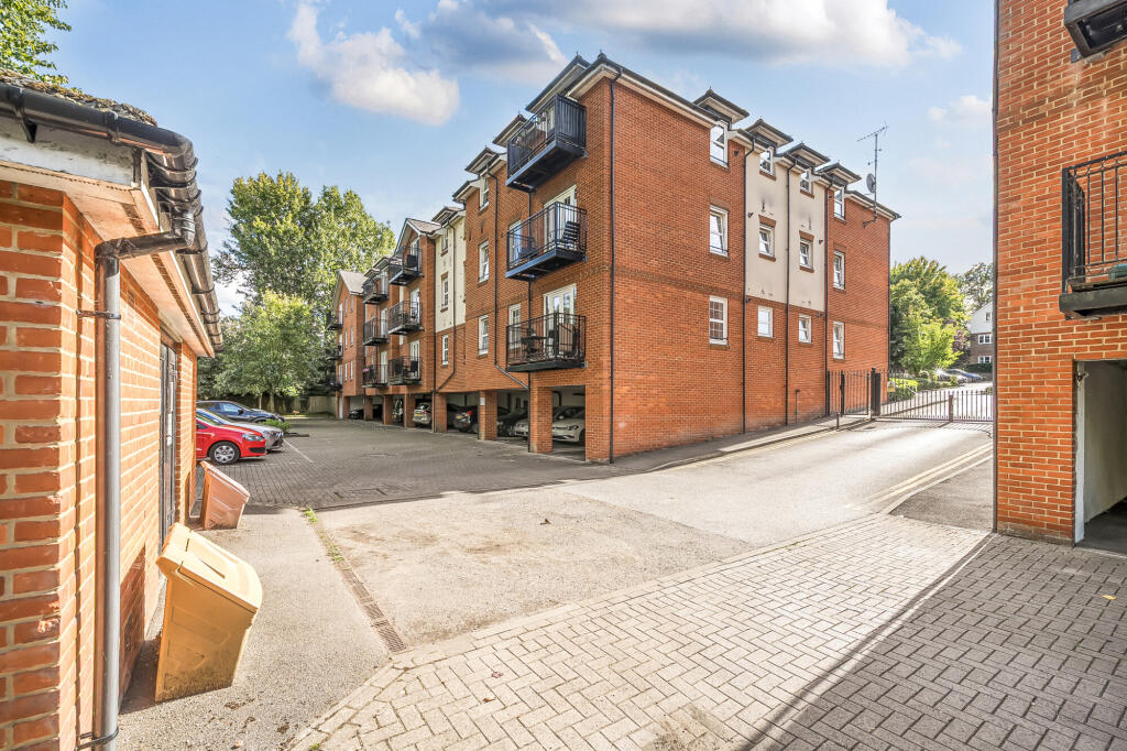 Additional image 14 of Station Road, Harpenden, AL5