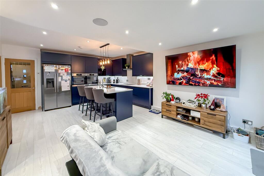 Additional image 4 of Harvey Road, London Colney, St. Albans, Hertfordshire, AL2