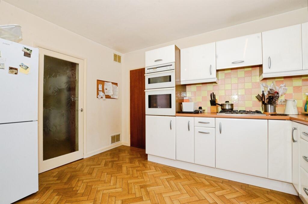 Additional image 18 of Long Buftlers, Harpenden