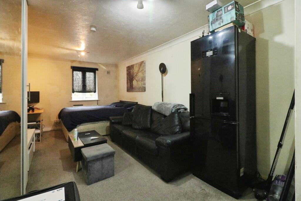 Additional image 10 of Walsingham Close, Hatfield, AL10