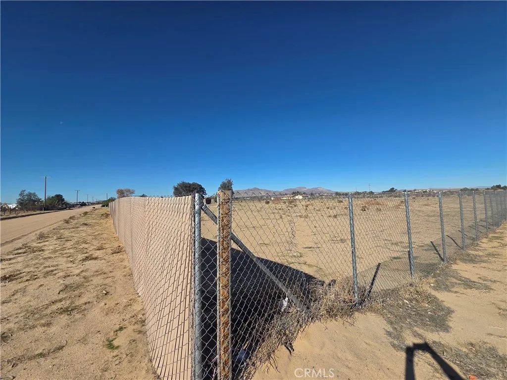 Additional image 16 of 43070 Duntroon St, Newberry Springs, CA 92365