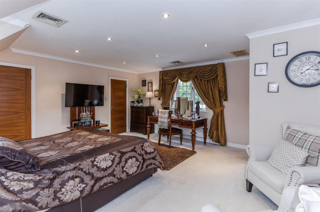 Additional image 8 of Old Parkbury Lane, Colney Street, AL2