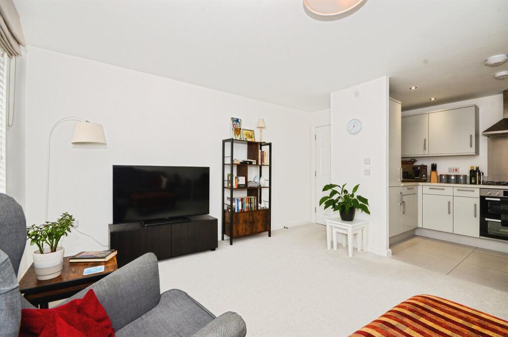 Additional image 3 of Neville Close, St. Albans