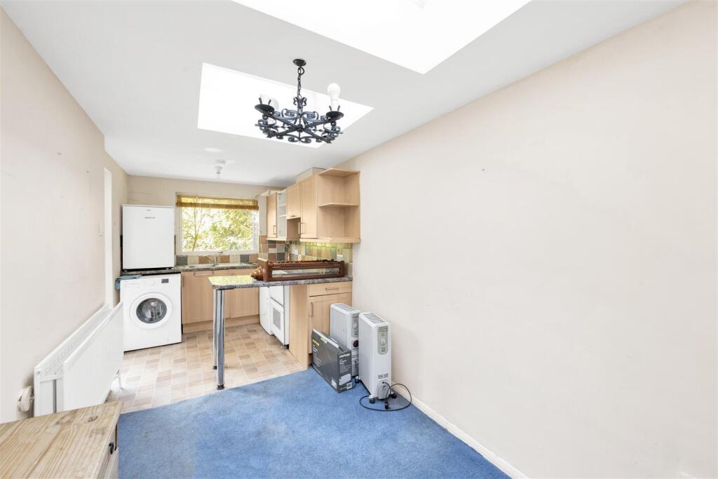 Additional image 10 of Aldwickbury Crescent, Harpenden