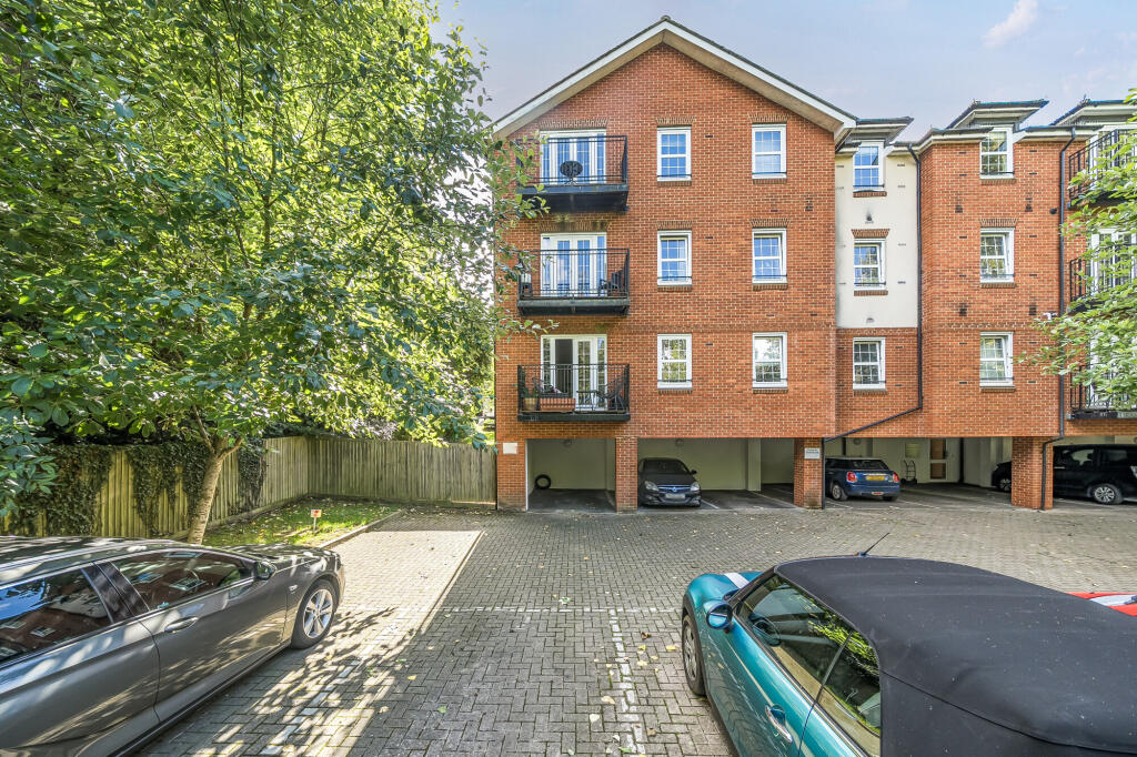 Additional image 17 of Station Road, Harpenden, AL5