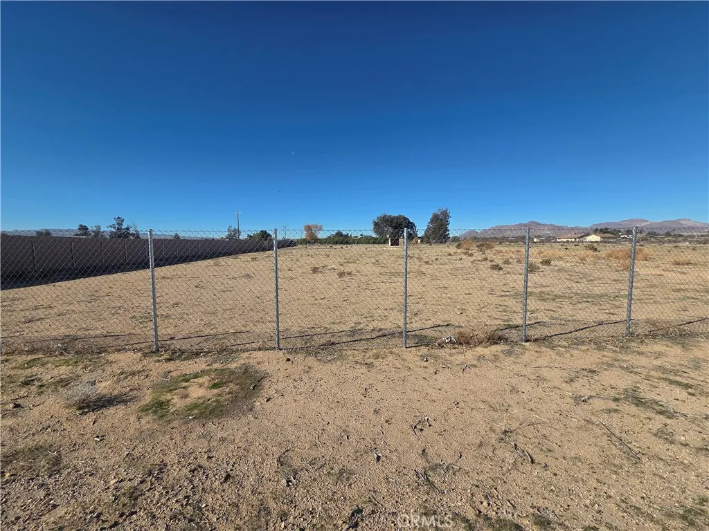 Additional image 2 of 43070 Duntroon St, Newberry Springs, CA 92365