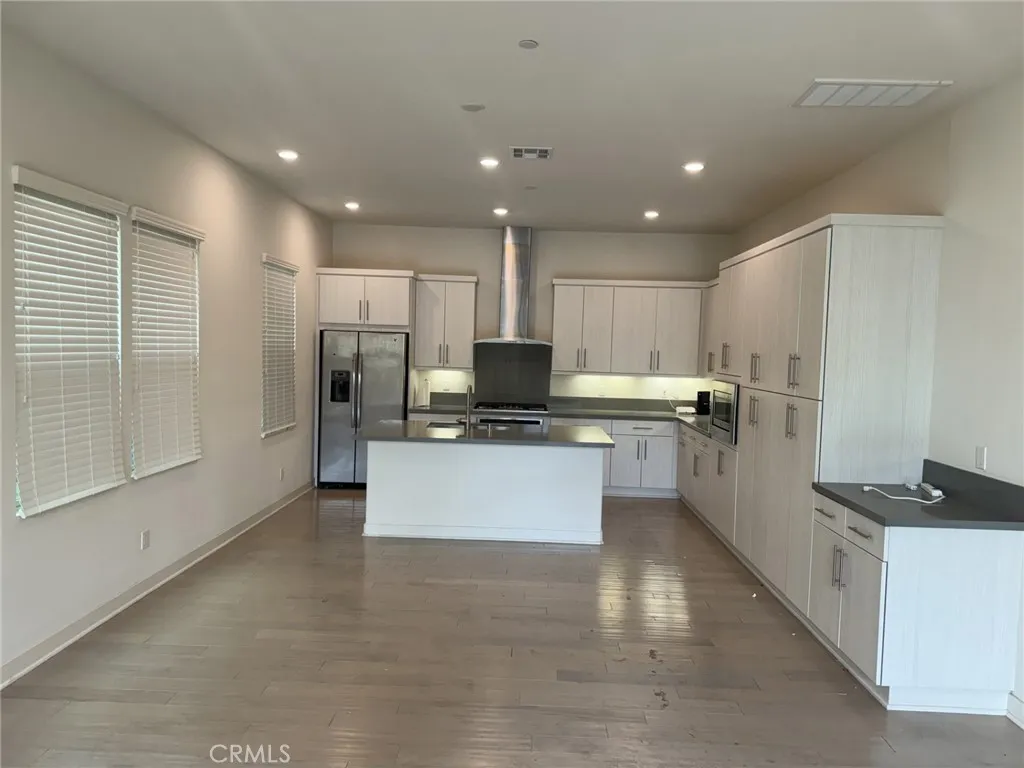 Additional image 8 of 233 Radial, Irvine, CA 92618