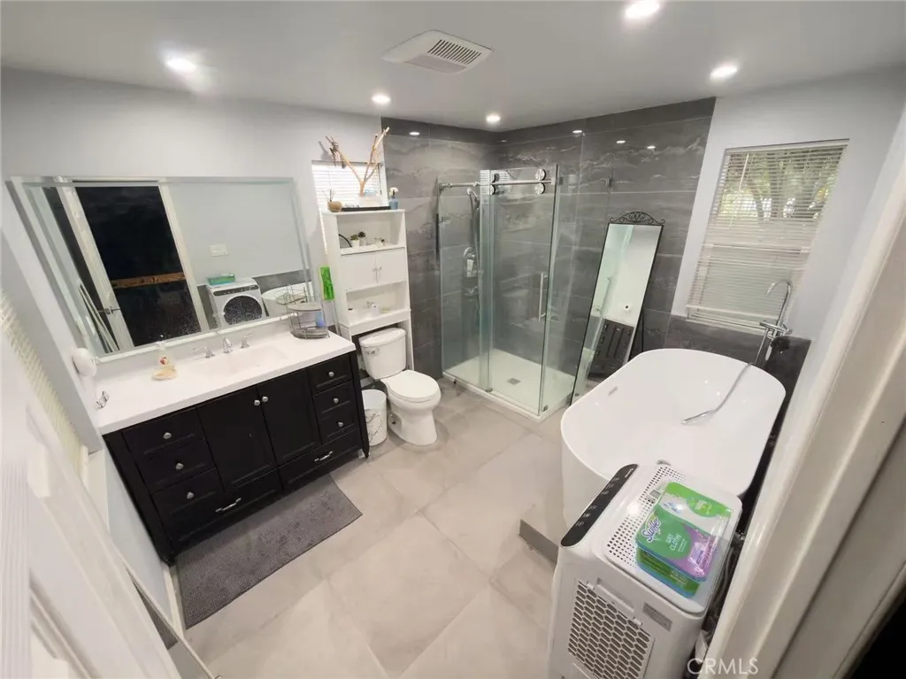 Additional image 11 of 1998 Wright St, Pomona, CA 91766