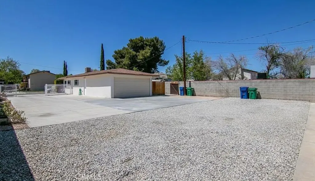 Additional image 3 of 45122 Date Ave, Lancaster, CA 93534