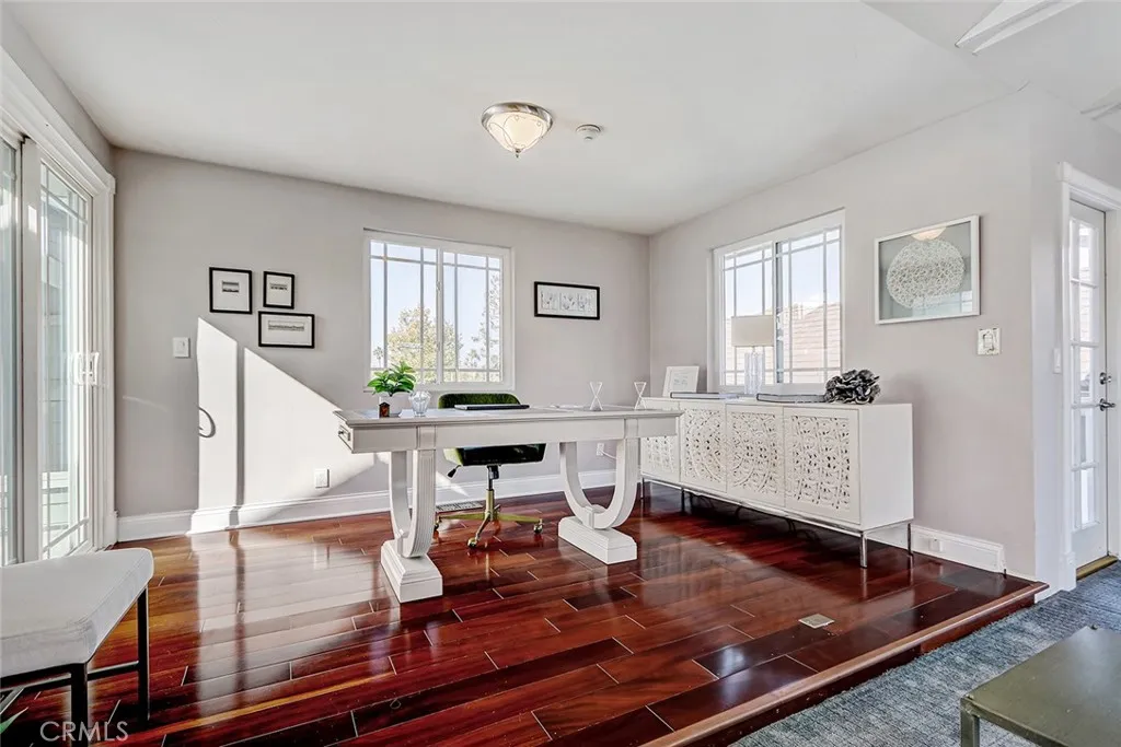 Additional image 61 of 718 S Broadway Unit C, Redondo Beach, CA 90277