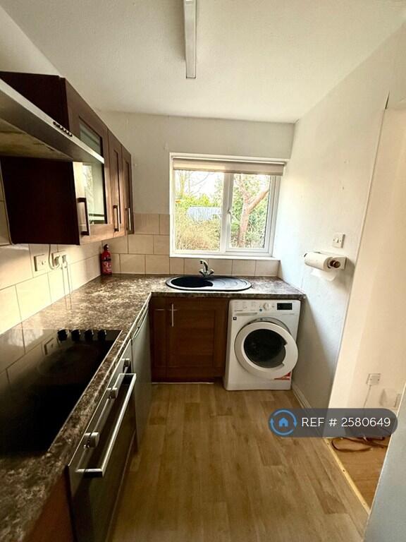 Additional image 14 of Bull Stag Green, Hatfield, AL9