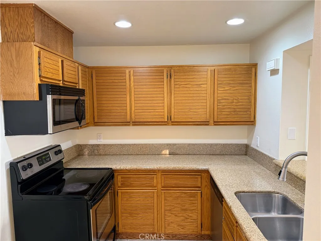 Additional image 3 of 25671 Le Parc Unit 85, Lake Forest, CA 92630