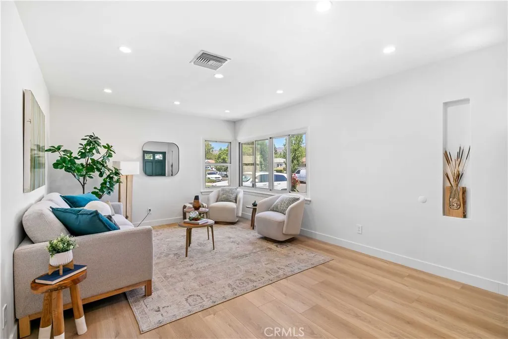 Additional image 43 of 2105 N Pass Ave, Burbank, CA 91505