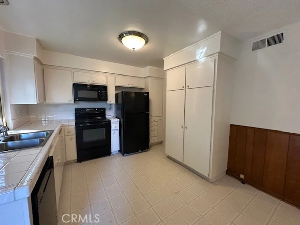 Additional image 6 of 528 Shenandoah Street, Thousand Oaks, CA 91360