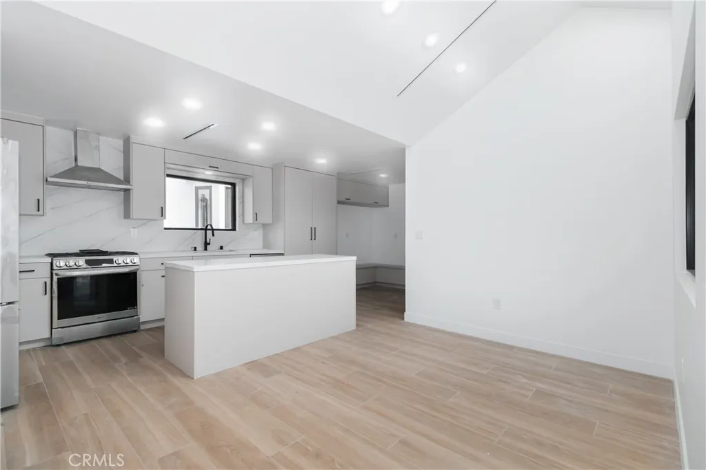 Additional image 13 of 8141 Hazeltine, Panorama City, CA 91402