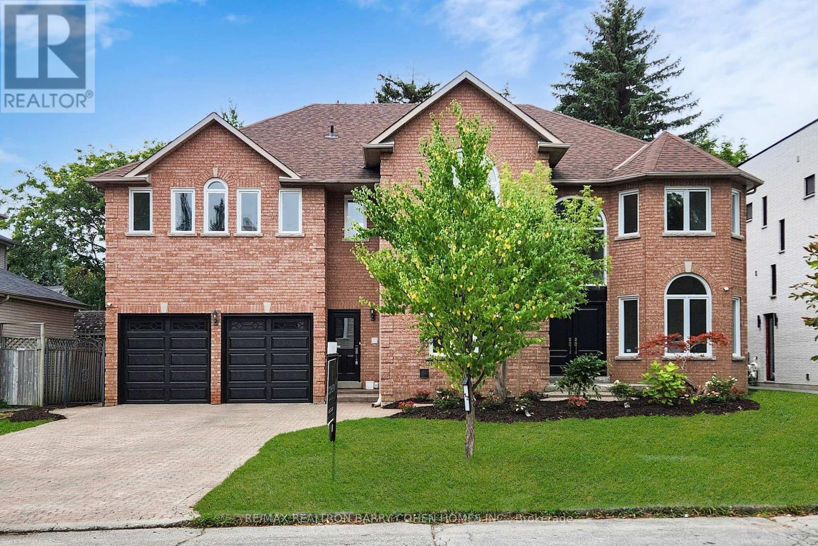 12 LARKFIELD DRIVE|Toronto (Banbury-Don Mills), Ontario M3B2H1