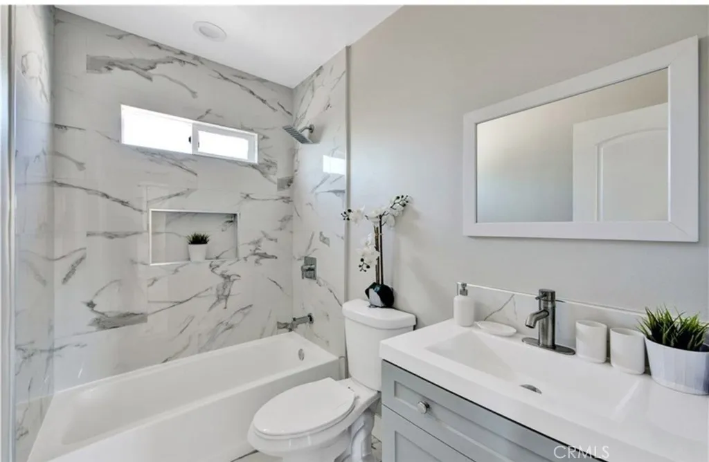 Additional image 15 of 907 W Arbutus Street, Compton, CA 90220