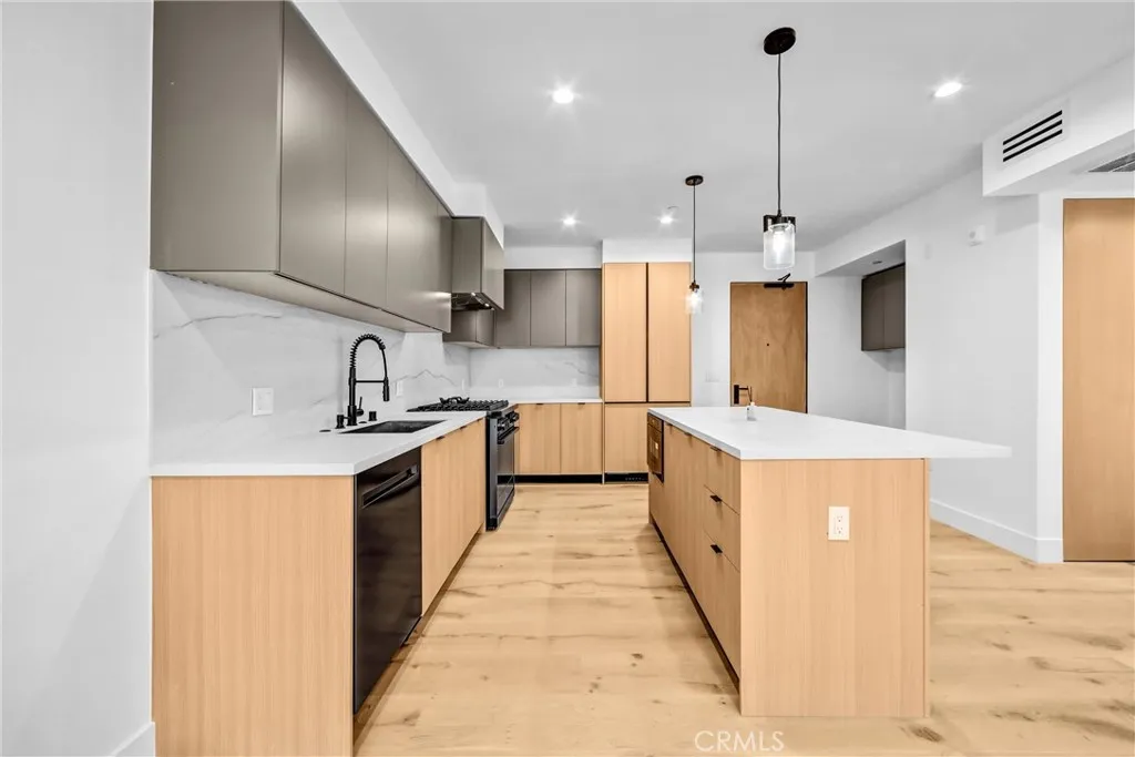 Additional image 14 of 10352 Riverside Drive Unit 102A, Toluca Lake, CA 91602