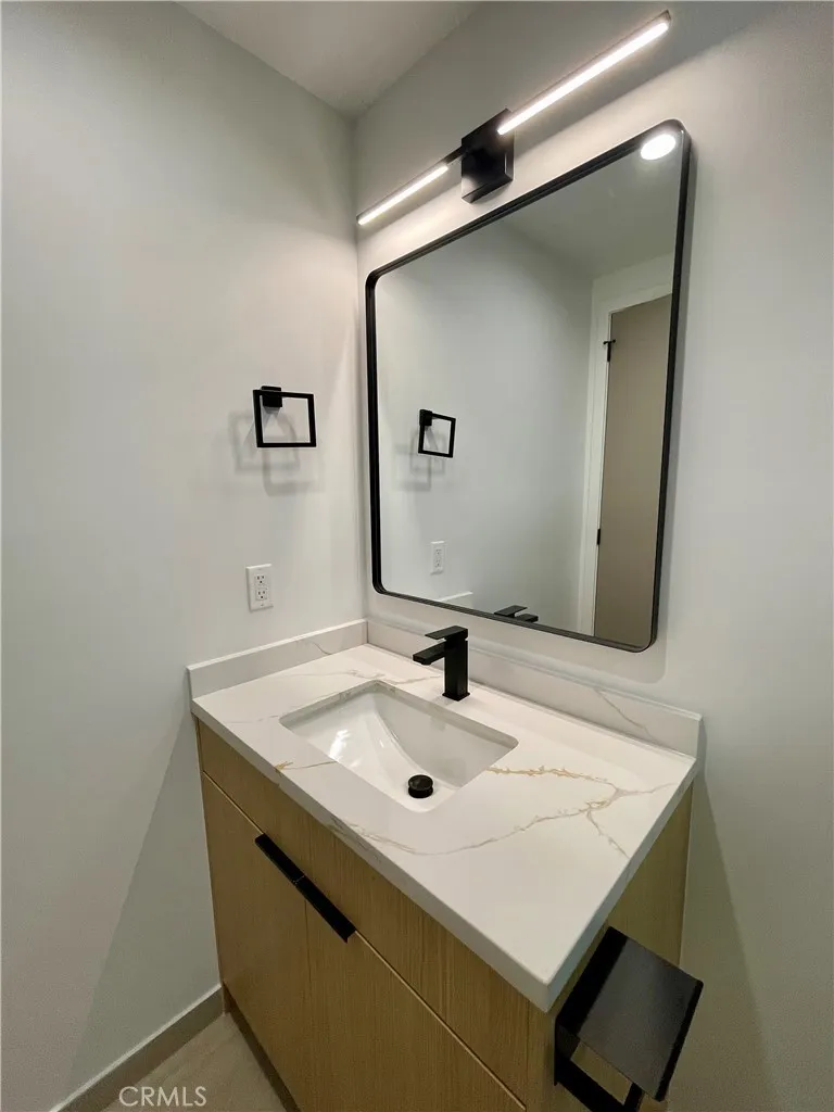 Additional image 40 of 613 W 41st Place, Los Angeles, CA 90037