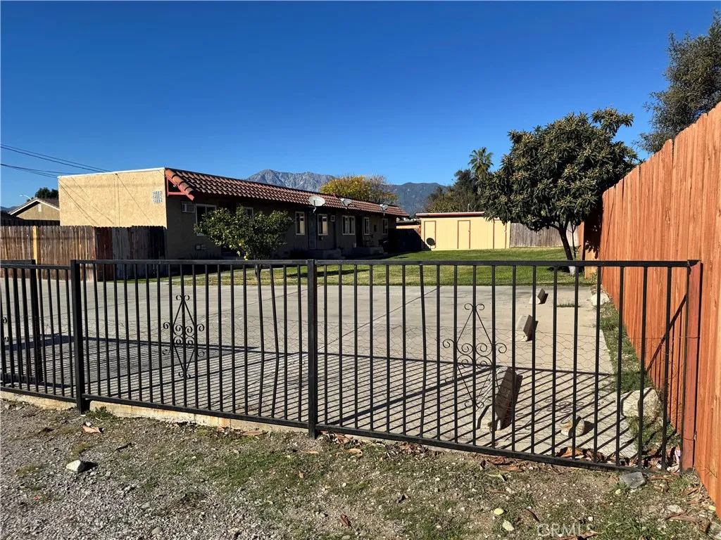 Property image for 14880 Randall Ave, Fontana, CA 92335