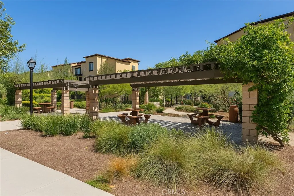 Additional image 98 of 2581 Arvia #3, Los Angeles, CA 90065