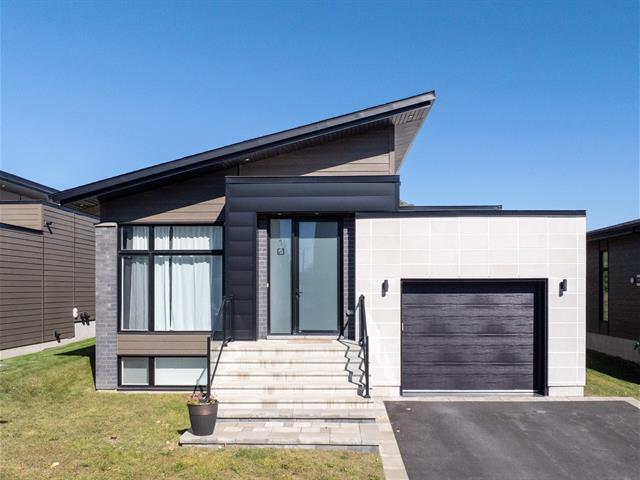 Property image for 110Z Rue Bénard|Sainte-Julie, Quebec J3E0C6