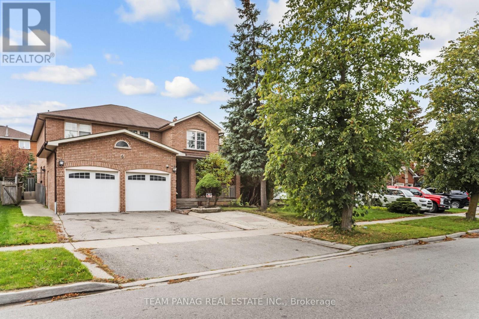 Property image for 6 CORONATION CIRCLE|Brampton (Heart Lake West), Ontario L6Z3Z6