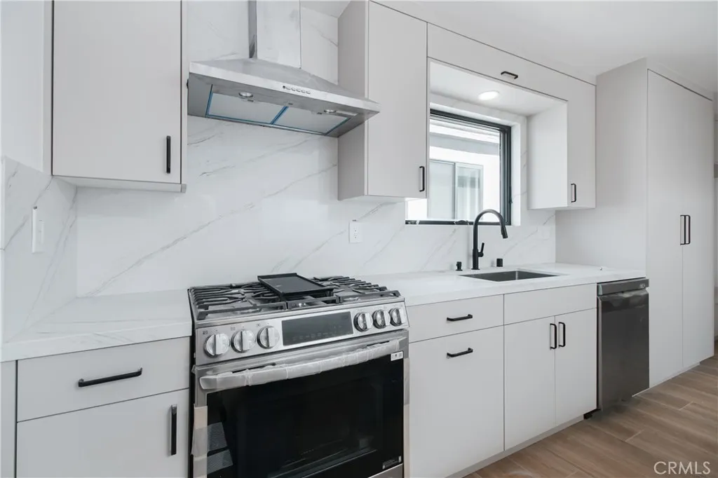 Additional image 14 of 8141 Hazeltine, Panorama City, CA 91402