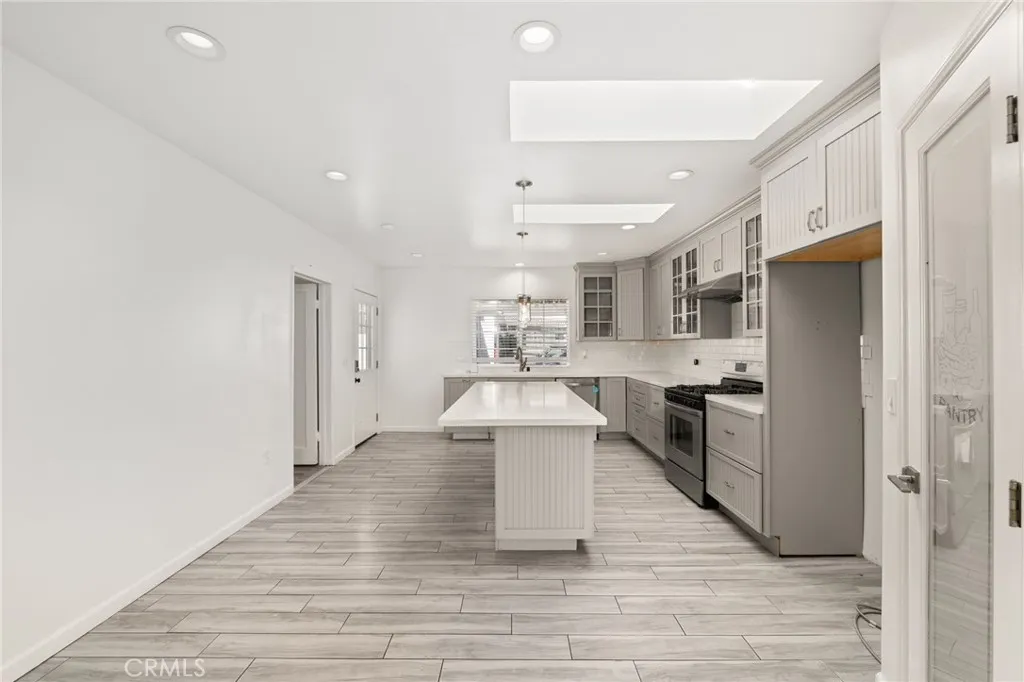 Additional image 7 of 587 E Arrow Hwy, Upland, CA 91786