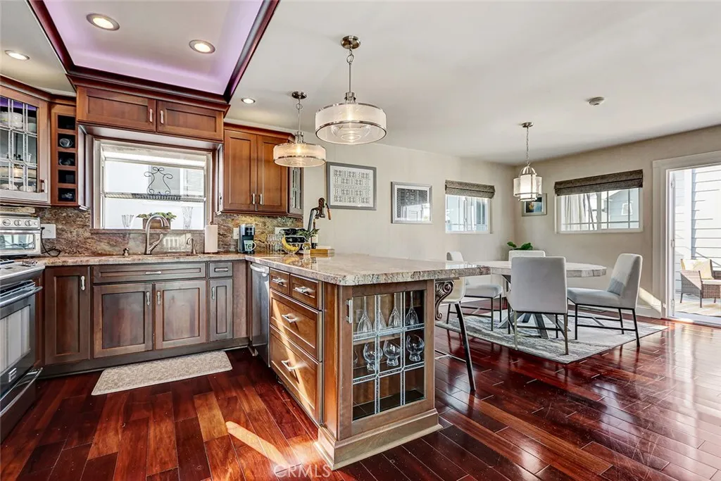 Additional image 71 of 718 S Broadway Unit C, Redondo Beach, CA 90277