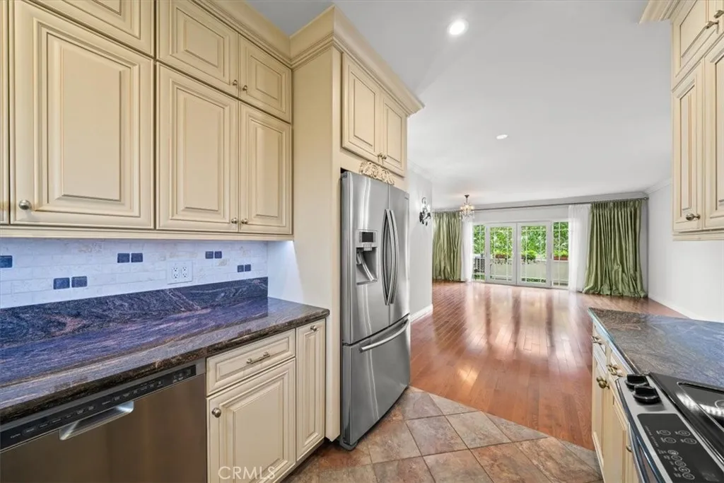 Additional image 48 of 1228 N La Cienega Boulevard Unit 203, West Hollywood, CA 90069