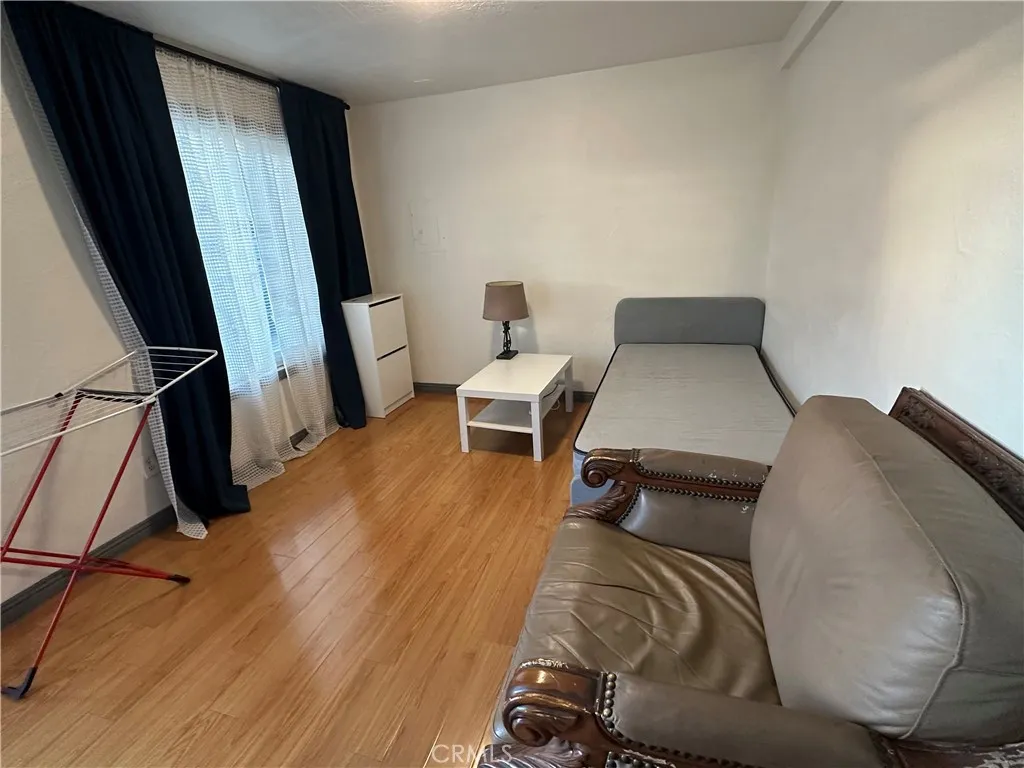 Additional image 6 of 352 W Chevy Chase Dr, Glendale, CA 91204