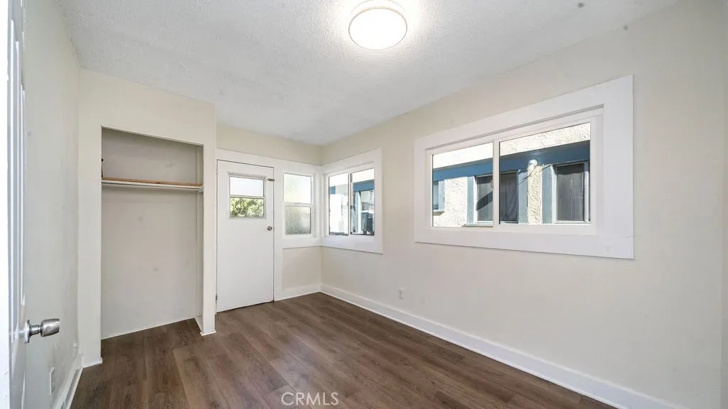 Additional image 9 of 911 W 40th Pl, Los Angeles, CA 90037