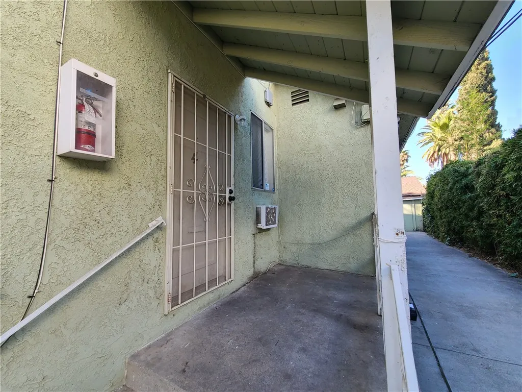 Additional image 3 of 3891 Locust Street, Riverside, CA 92501