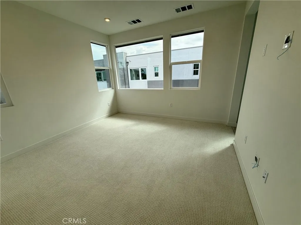 Additional image 19 of 693 S Lyon Street, Santa Ana, CA 92705