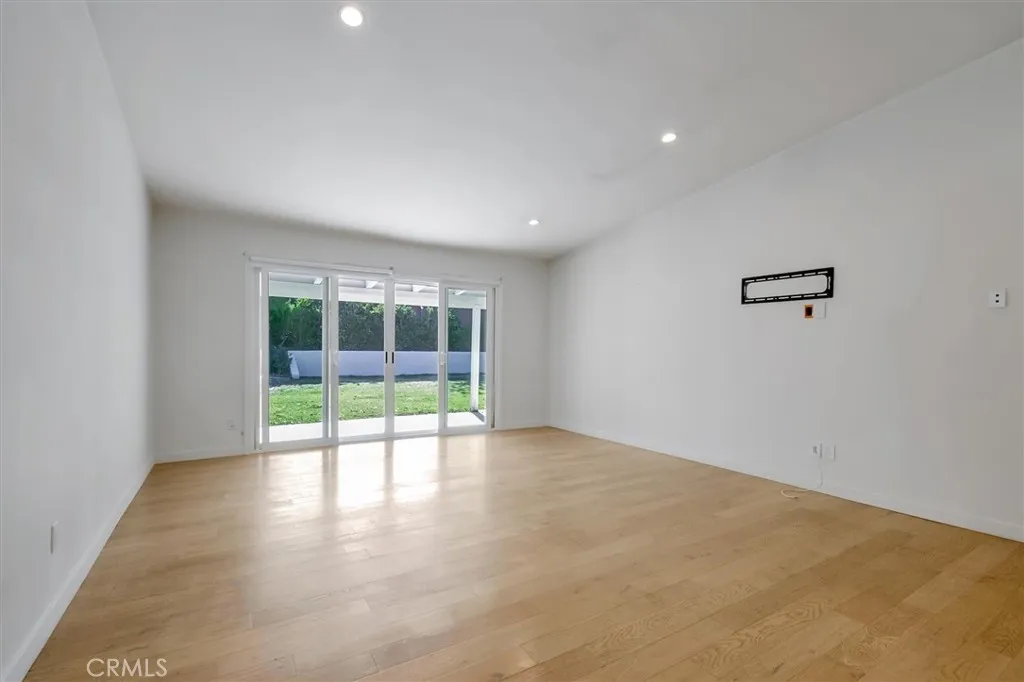 Additional image 95 of 24216 Calvert Street, Woodland Hills, CA 91367