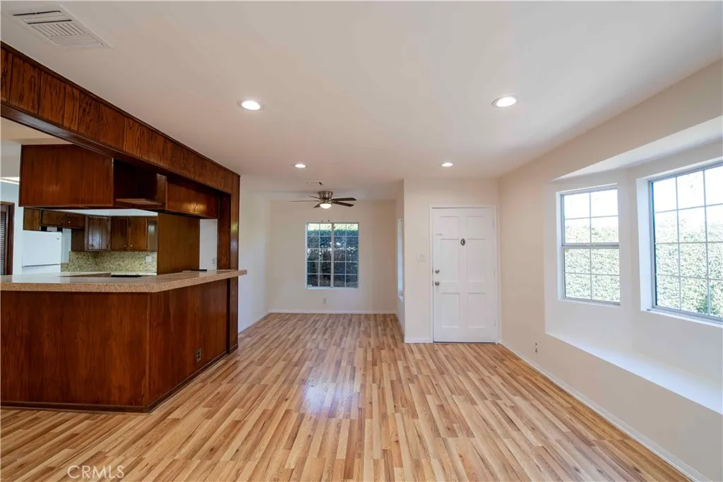 Additional image 5 of 6417 White Oak Ave, Reseda, CA 91335